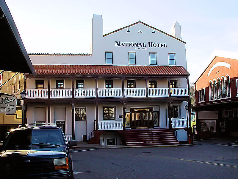 National Hotel